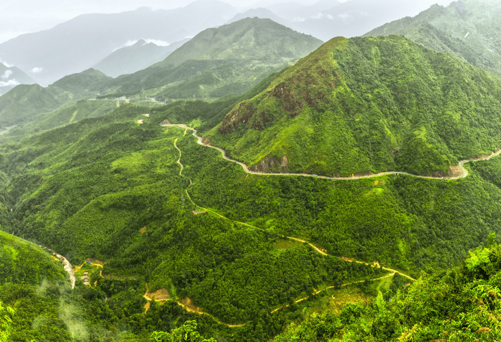 O Quy Ho Pass is more than just a transit route &ndash; it's a breathtaking destination in itself (Source: Canva)